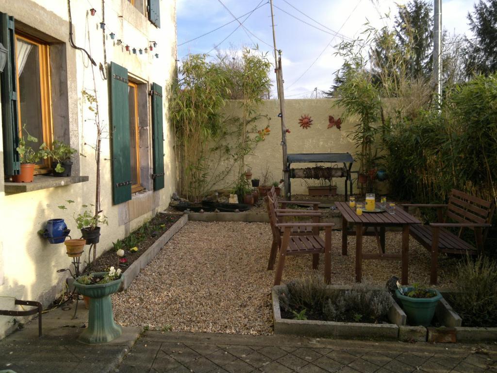 La Maison Jaune Bed and Breakfast Bouresse Εξωτερικό φωτογραφία
